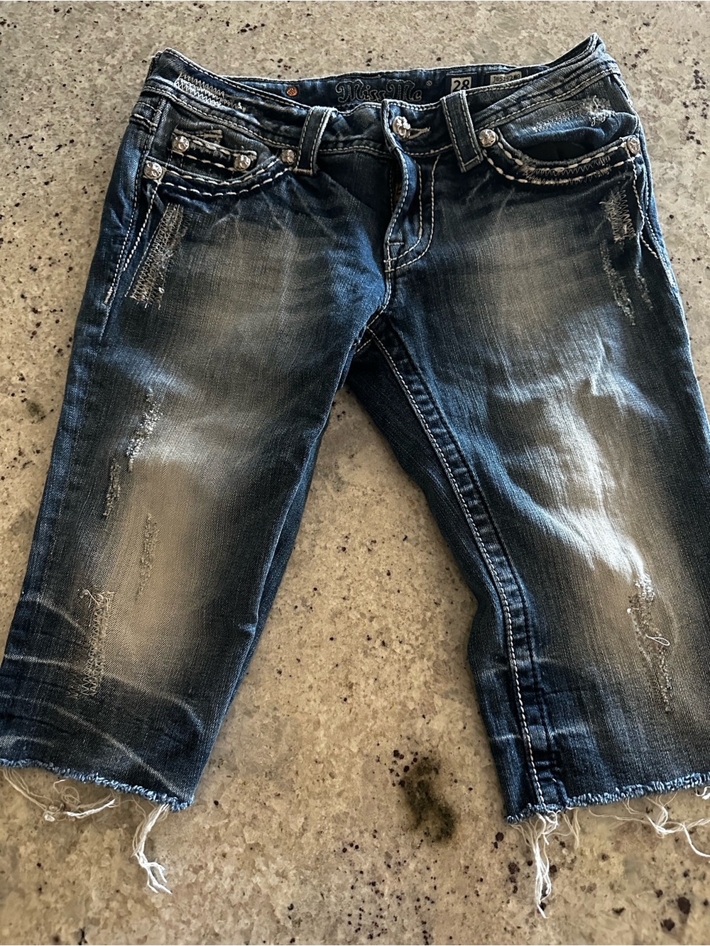 Miss Me NWOT sz 28 Jean Bermuda